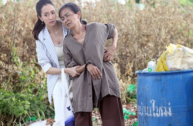 Thương vợ vất vả chồng thuê người làm nhưng vừa thấy mặt bà giúp việc tôi suýt khuỵu