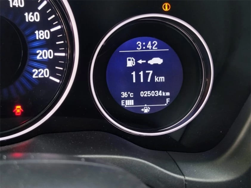 Honda HR-V 2019 chạy lướt hơn 2 vạn km xuống giá ngang một chiếc Hyundai i10 490278