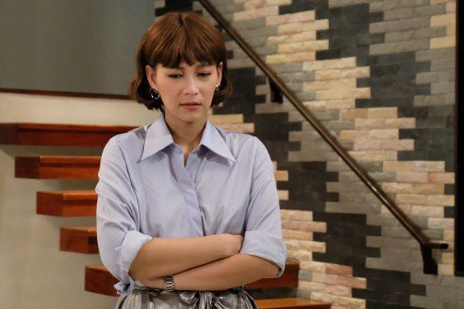 Chồng "chơi độc" đặt nhẫn thiết kế riêng cho người tình nhưng đến ngày tặng, cả anh ả lại chết điếng vì chiêu trò của cô vợ cao tay