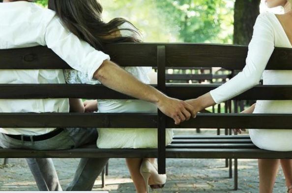 Quyết định buông tay sau đêm biết chồng ngoại tình