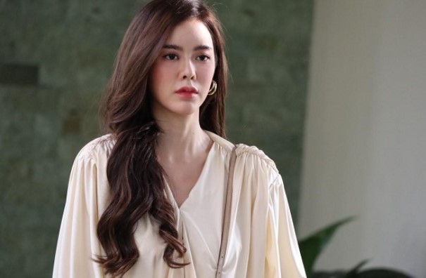 Vừa mở cửa đã thấy bao gạo và rau củ trước nhà, tôi nhắn tin cảm ơn chị hàng xóm nhưng lại thắt lòng khi biết người gửi