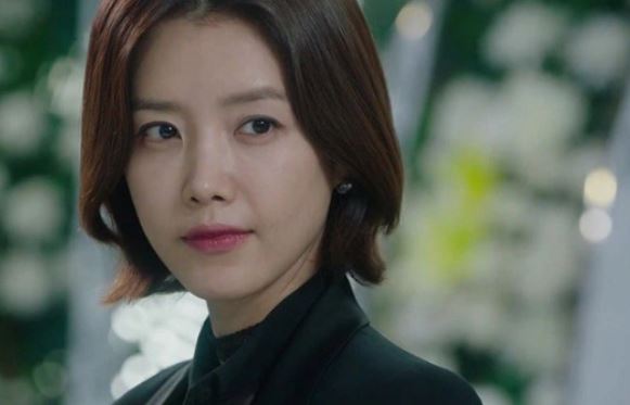 Thấy bồ của chồng tuyên bố "yêu là quên hết lý trí", vợ bình thản mời đến tận nhà, yêu cầu cô ta đọc một con số mà kẻ thứ 3 tái mặt về thẳng