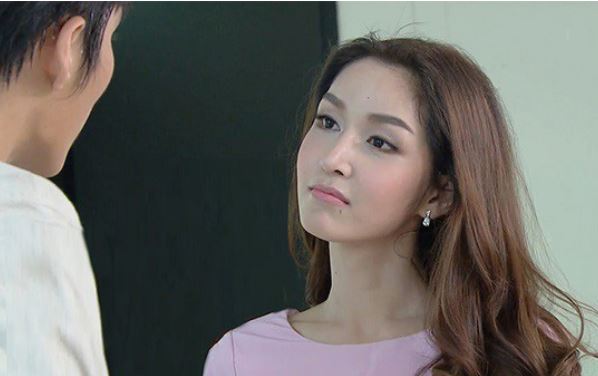 Thấy con ốm vẫn dửng dưng đi chơi với nhân tình hơn 1 tháng, tới khi trở về mới hốt hoảng tưởng vào nhầm nhà