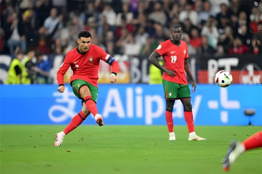 Ronaldo vô duyên, Bồ Đào Nha vẫn có vé tiến vào tứ kết Euro 2024 491110
