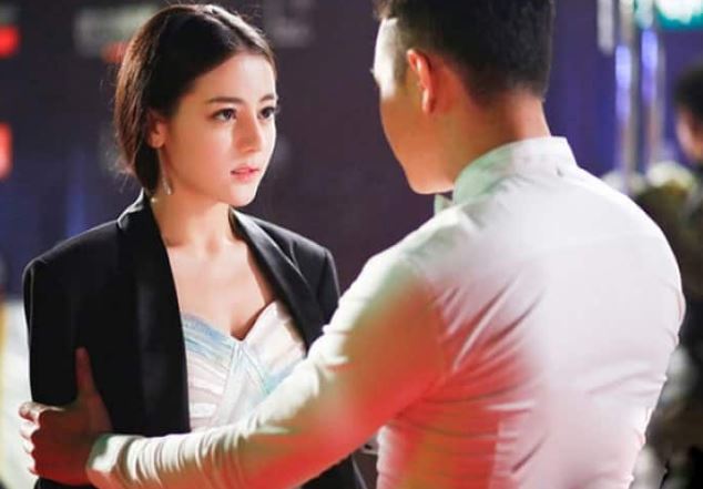 Ch&#x1ED3;ng m&#x1EA5;t 10 n&#x103;m, t&#xF4;i h&#x1EB9;n h&#xF2; v&#x1EDB;i t&#xEC;nh c&#x169;, &#x111;&#xEA;m t&#x1ED1;i v&#x1EC1; v&#x1EAB;n th&#x1EA5;y b&#x1ED1; m&#x1EB9; ch&#x1ED3;ng ng&#x1ED3;i &#x111;&#x1EE3;i &#x1EDF; ph&#xF2;ng kh&#xE1;ch, v&#xE0; m&#xF3;n qu&#xE0; hai ng&#x1B0;&#x1EDD;i d&#xE0;nh t&#x1EB7;ng khi&#x1EBF;n t&#xF4;i ngh&#x1EB9;n ng&#xE0;o