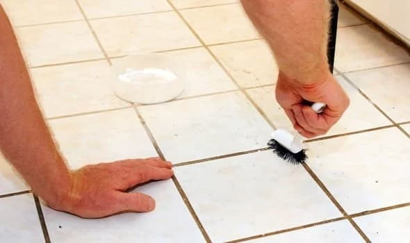 Gạch nhà tắm rất nhanh bị ố vàng và đây là cách tẩy vết ố vàng đó nhanh chóng, tiết kiệm, sạch sẽ như khách sạn