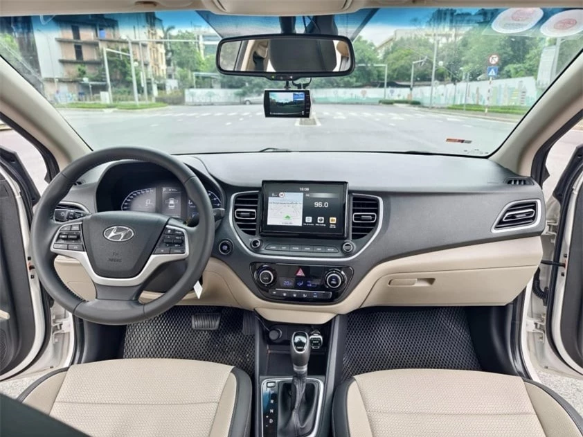 Hyundai Accent 2023 chạy ‘lướt’ 1 năm rao bán với giá khó tin 491649