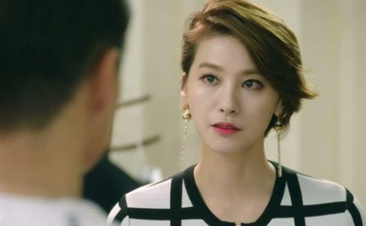 Đêm ngày cưới, đang hí hửng bóc chiếc phong bì dày cộm vợ tôi bỗng khóc ngất rồi đùng đùng đòi ly hôn