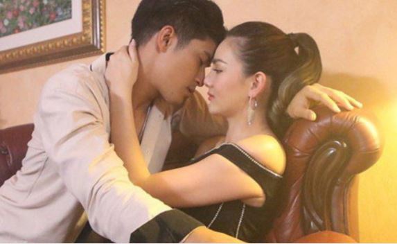 Xông vào khách sạn bắt ghen chồng, tôi lao đến gần giường để nhìn cho rõ gương mặt của ả bồ rồi tôi bật cười ha hả