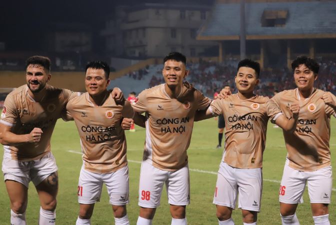 Sau Quang Hải, CAHN ký hợp đồng với hàng loạt cầu thủ