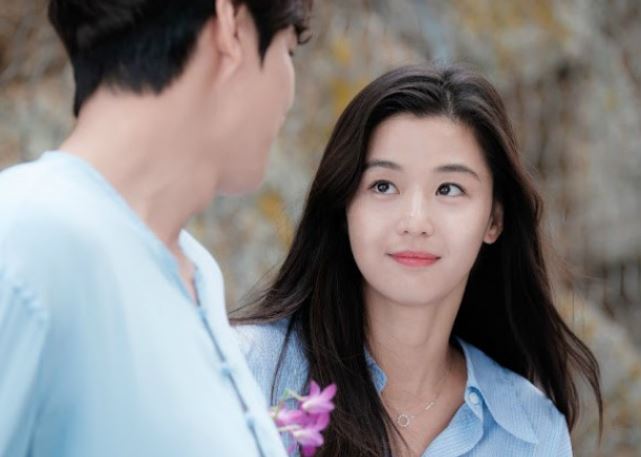 Dẫn người yêu về nhà ra mắt, không ngờ bạn trai thẳng tay hất cốc nước vào mặt anh rể tôi trong sự bàng hoàng của cả gia đình