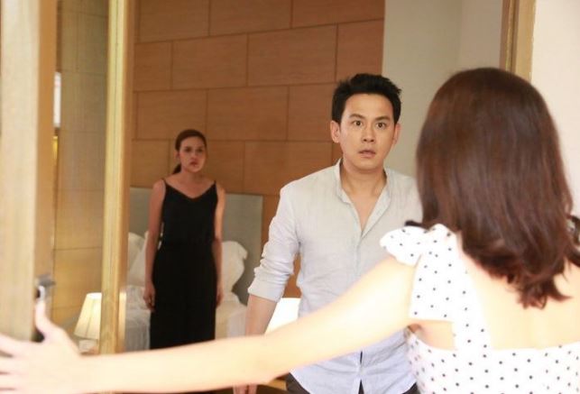 Đến thăm chồng cũ, tôi sửng sốt vì bộ dạng hiện tại của anh, càng 'hóa đá' khi thấy anh cầm một thứ này