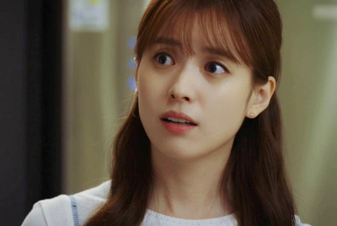 Nửa đêm hàng xóm cãi nhau to tiếng, tôi vừa ngó mặt ra xem thì ngỡ ngàng với bóng dáng người phụ nữ thân quen