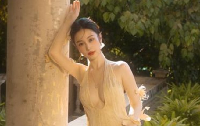 Sắc vóc nóng bỏng tựa nữ thần của sao nữ được 'bạn trai' bế lên bắt hoa cưới của Midu