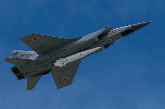 Tên lửa tối tân Nga có thể khiến F-16 trở thành mục tiêu dễ dàng như Su-27