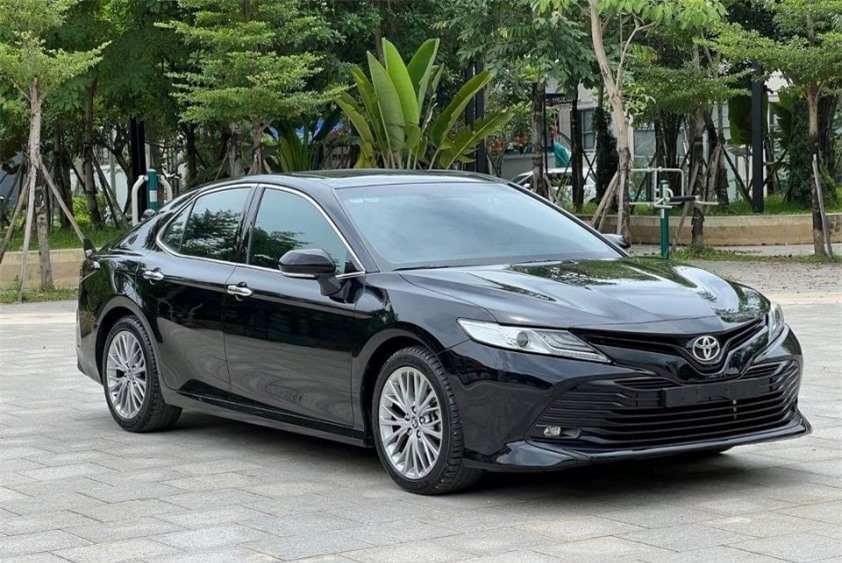Sau 5 năm lăn bánh, Toyota Camry 2019 'full option' có giá bao nhiêu trên sàn xe cũ? 492313