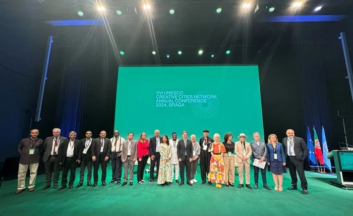 Ông Đặng Quang Tú - Chủ tịch UBND TP Đà Lạt (thứ 7 từ trái sang) cùng đại diện các thành phố sáng tạo tham dựHội nghị thường niên lần thứ XVI của Mạng lưới thành phố sáng tạo UNESCO (UCCN) 