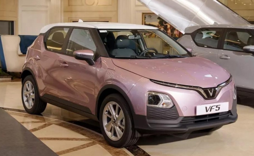 Chi&#xEA;m ng&#x1B0;&#x1EE1;ng &#x1EA3;nh th&#x1EF1;c t&#x1EBF; c&#x1EE7;a VinFast VF 5 Plus m&#xE0;u m&#x1EDB;i, m&#x1EDF; b&#xE1;n ngay trong tu&#x1EA7;n n&#xE0;y