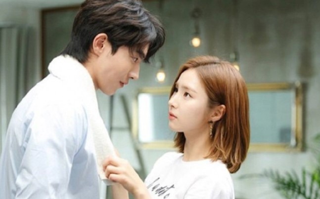 Tài sản chẳng thiếu gì nhưng mẹ chồng vẫn bắt con trai phải chu cấp mỗi tháng, lý do mà bà tiết lộ cho hàng xóm khiến tôi giận sôi máu