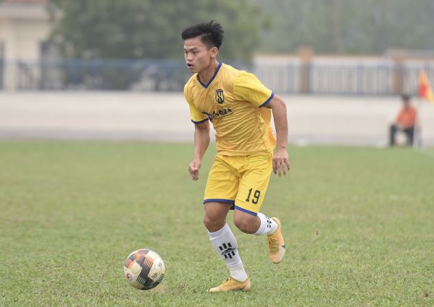 1 tuyển thủ Việt Nam rời CAHN