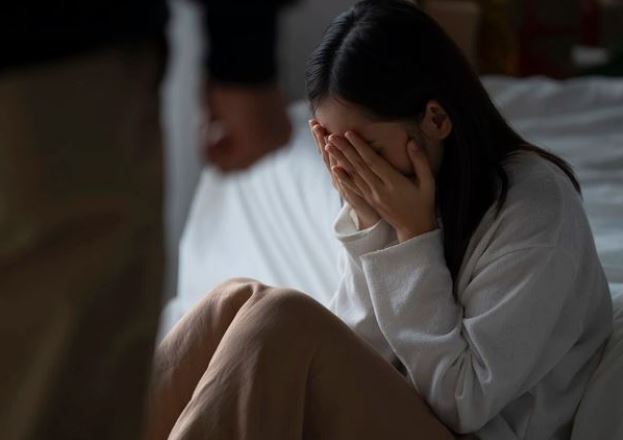 Nửa năm sau khi vợ qua đời, tôi vô tình sờ vào chiếc áo đó của vợ thì bất ngờ khi thấy điều kỳ lạ