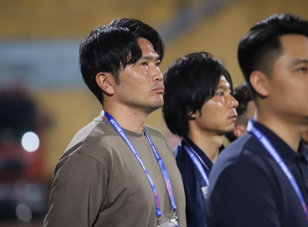 HLV Nhật Bản chia tay CLB Hà Nội?