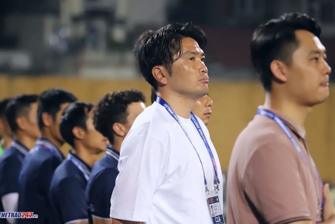 HLV Nhật Bản: 'Có những đội hạng Nhất đá tốt hơn cả CLB V-League'