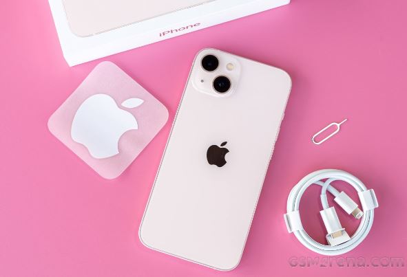 Giá đập hộp iPhone 13 128GB fullbox rẻ chưa từng có trong lịch sử, thiết kế đẹp như iPhone 15 vẫn hút khách Việt