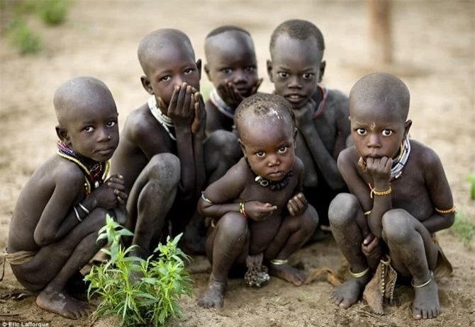 Hủ tục ghê rợn của bộ lạc Karo ở Ethiopia - 2