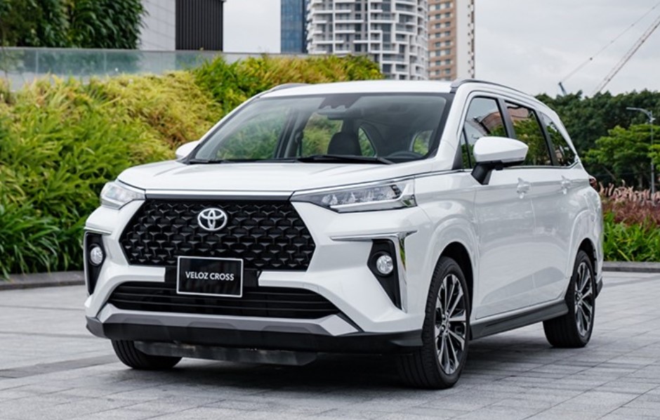 Gi&#xE1; l&#x103;n b&#xE1;nh xe Toyota Veloz Cross &#x111;&#x1EA7;u th&#xE1;ng 7/2024 r&#x1EBB; so k&#xE8; Mitsubishi Xpander, h&#x1EA5;p d&#x1EAB;n kh&#xE1;ch Vi&#x1EC7;t