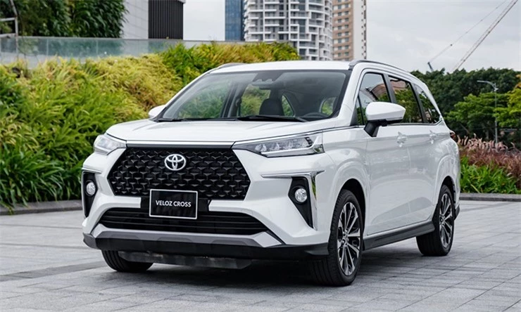 Giá xe Toyota Veloz Cross lăn bánh đầu tháng 7/2024 rẻ so kè Mitsubishi Xpander, hấp dẫn khách Việt ảnh 4