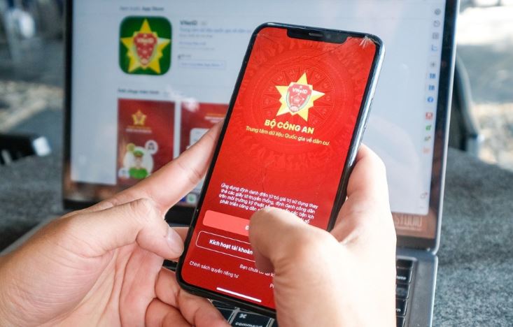 Từ ngày 1/8, người dân đăng ký, bấm biển số xe trên VNeID như thế nào?