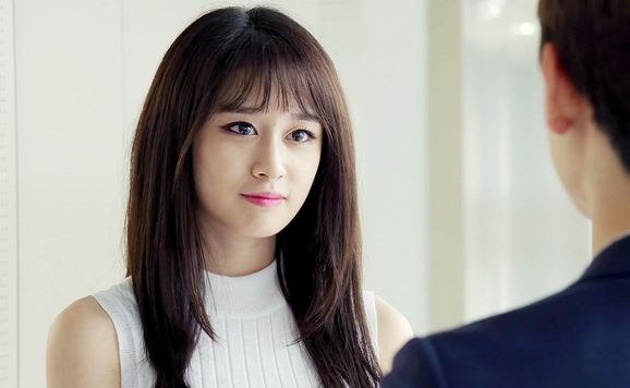 Bao năm chưa từng nhìn qua tủ đồ của vợ, lần đầu tiên giặt đồ cho cô ấy, tôi đỏ mắt thấy một thứ bất ngờ