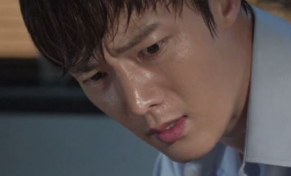 Chụp ảnh rồi để vào ví chồng đi công tác vì sợ anh đi gái, nào ngờ chỉ vì bức ảnh đó lại khiến cả gia đình cô tan cửa nát nhà