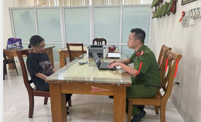 Nữ cán bộ ngân hàng ôm 12 tỷ lẩn trốn