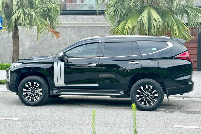 Bất ngờ giá chào bán của Mitsubishi Pajero Sport sau 2 năm lăn bánh