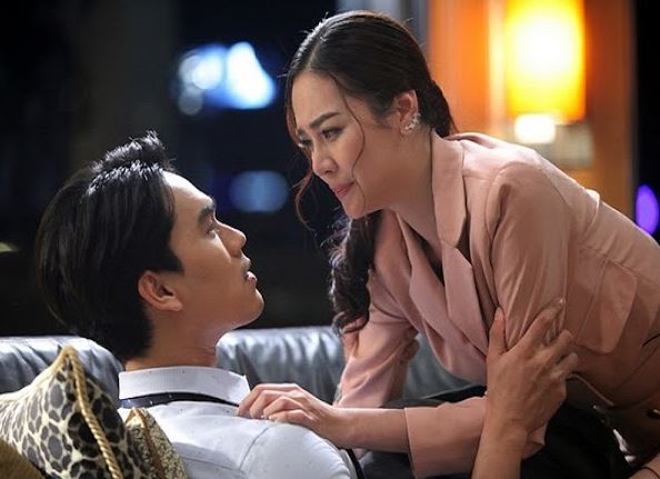 Lần cuối nằm cạnh nhau, vợ thều thào nói: 'Ôm em đi, ngày mai mình không còn cơ hội nữa đâu' khiến tôi hối hận bật khóc