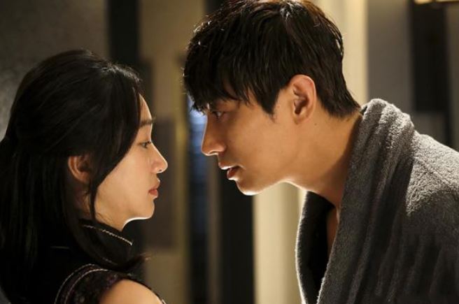 Lo sốt vó khi biết người yêu cũ khám thai cho mình, nào ngờ vừa nằm lên giường bệnh, anh lại nói một câu khiến chồng tôi vui mừng hí hửng