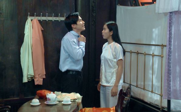 Ngày cưới mẹ chồng lên trao cho sổ đỏ 2 ngôi biệt thự nhưng lại ghé tai tiết lộ với con dâu điều kinh hoàng