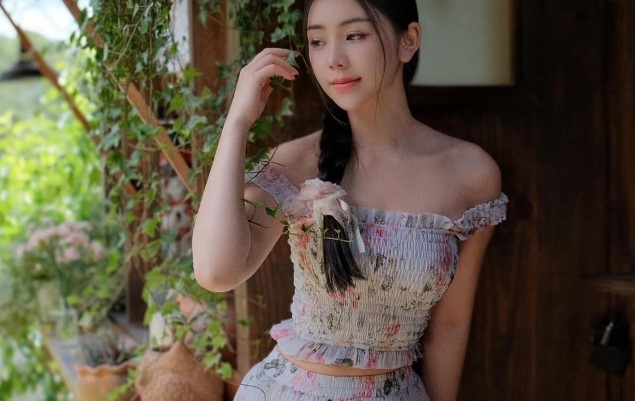 Tung bộ ảnh mới theo phong cách nàng thơ, Quỳnh Kool khoe vóc dáng lý tưởng khiến dân tình không khỏi xuýt xoa