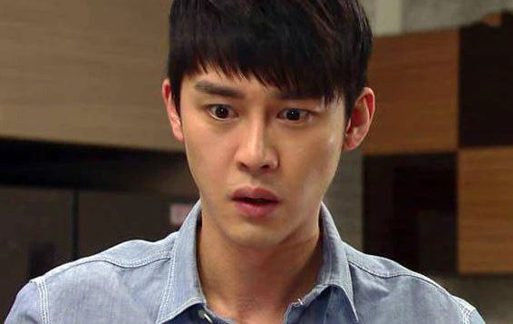 Giao hàng đúng nhà bạn gái, không ngờ cô ấy kéo ngay tôi vào ra mắt gia đình