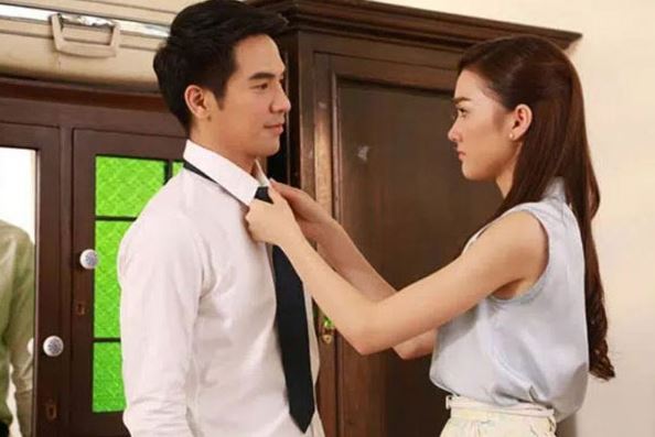 Thấy vợ lôi thôi quá liền cho 500 ngàn đi tút tát, ngờ đâu lúc cô bước vào thì chồng ngất lịm nói không nên lời