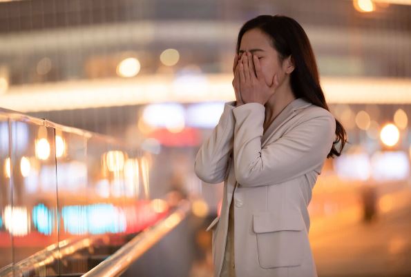 Bị cả nhà chồng coi thường, tới cuối cùng tôi lại là người giúp họ thoát khỏi cú lừa ngoạn mục của anh rể hoàn hảo