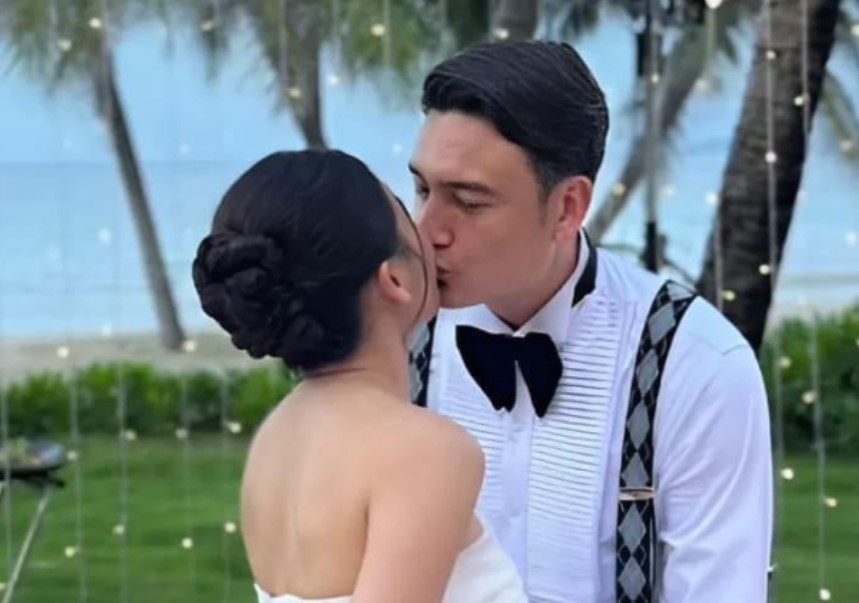 Ảnh nét căng đám cưới Đặng Văn Lâm và Yến Xuân: Chú rể khoe visual cực phẩm, cô dâu diện 2 váy cưới thướt tha