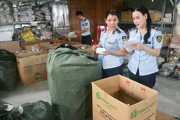 Lực lượng QLTT Đà Nẵng tăng cường kiểm tra, xử lý vi phạm về hàng giả, hàng nhái, xâm phạm quyền sở hữu trí tuệ.