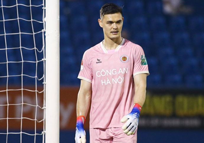 Patrik Lê Giang phản ứng gay gắt về thông tin trở lại CLB CAHN