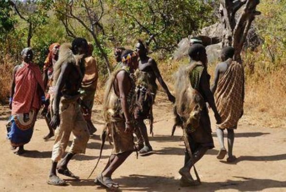 Bộ lạc kỳ lạ, thà chết đói cũng không chịu trồng trọt, không biết tiền là gì