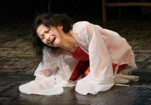 Cãi nhau với chồng tôi bỏ đi và tắt cả điện thoại, sáng mở lên đã thấy 23 cuộc gọi nhỡ, về nhà thì thấy phông rạp đã dựng, một cái đám tang trong hối hận