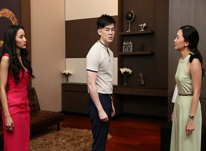 Chồng lén rút 300 triệu, tối còn thậm thụt ra ngoài nghe điện thoại, điên người tôi theo rình để bắt ghen nhưng khi thấy mặt người phụ nữ này thì chết trân tại chỗ