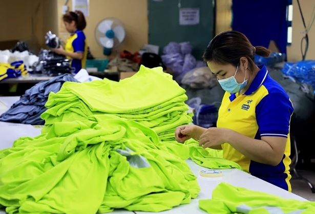 Doanh nghiệp dệt may hết cảnh "ăn đong"